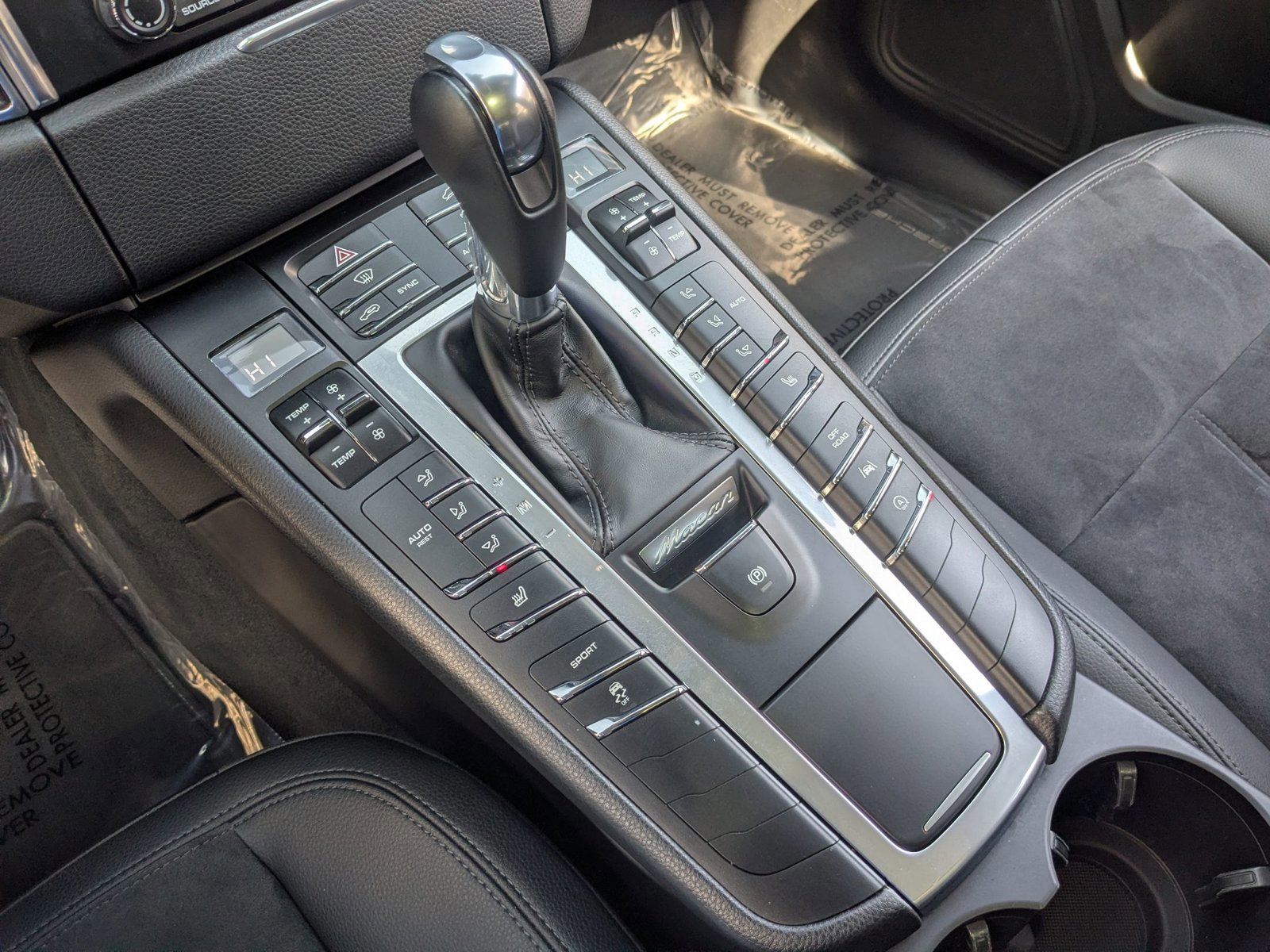 Used 2018 Porsche Macan image 20