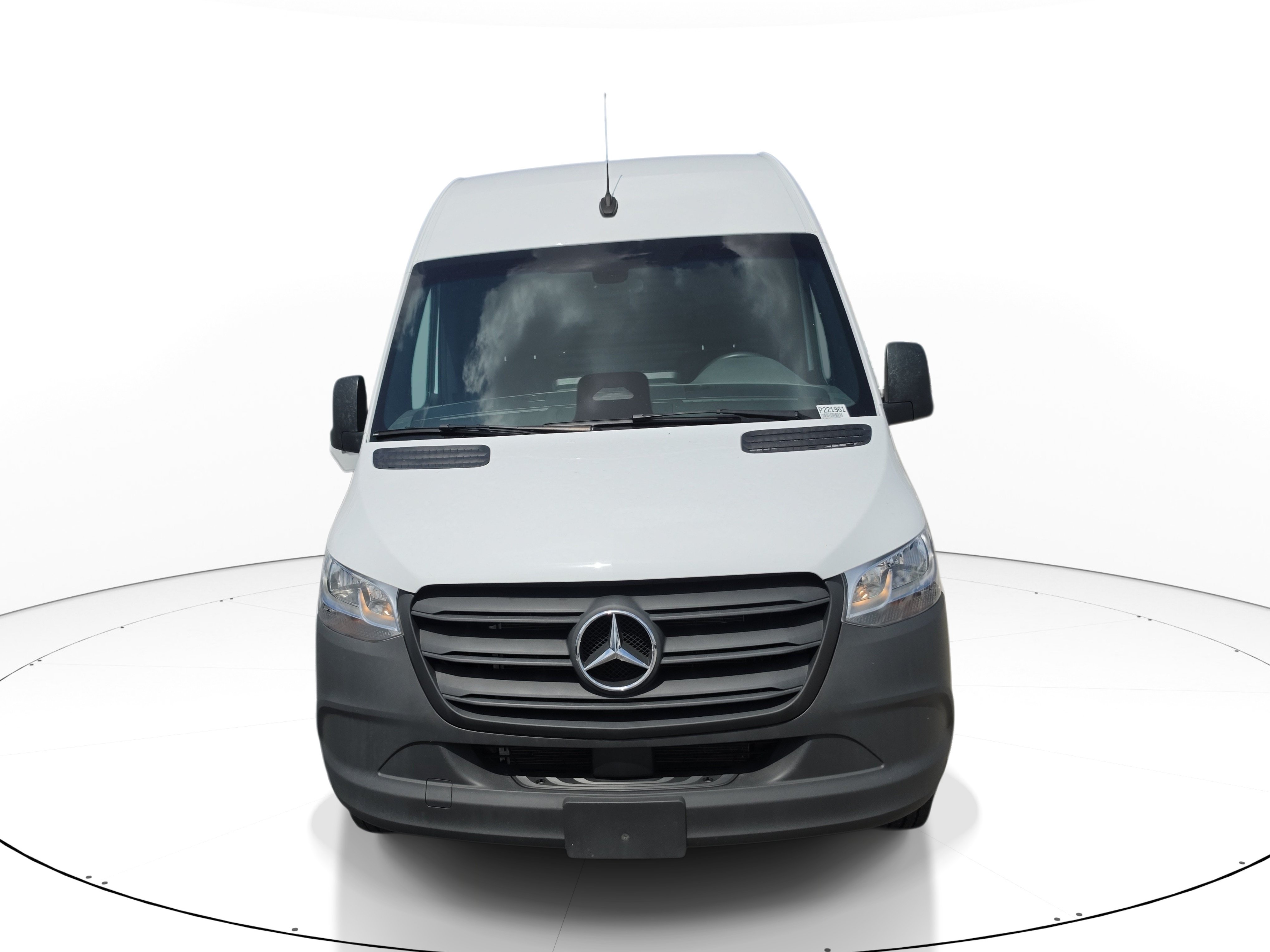 Used 2025 Mercedes-Benz Sprinter 2500 image 2