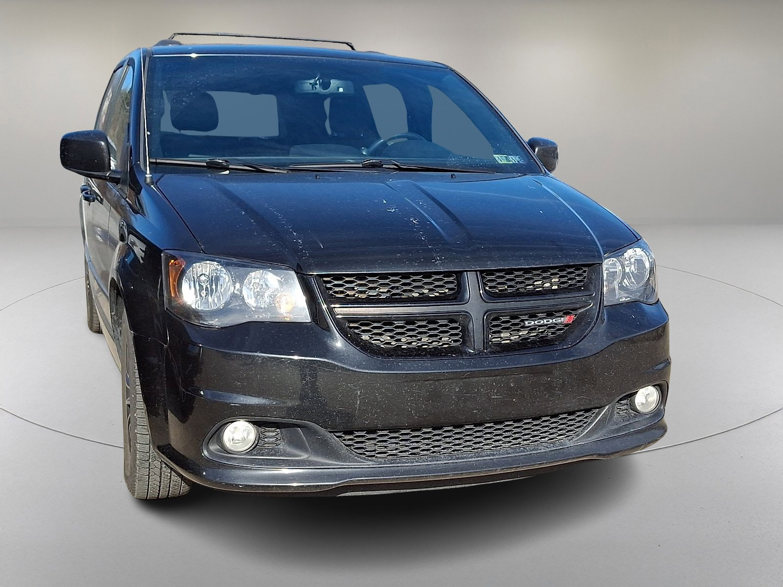 Used 2017 Dodge Grand Caravan GT image 2