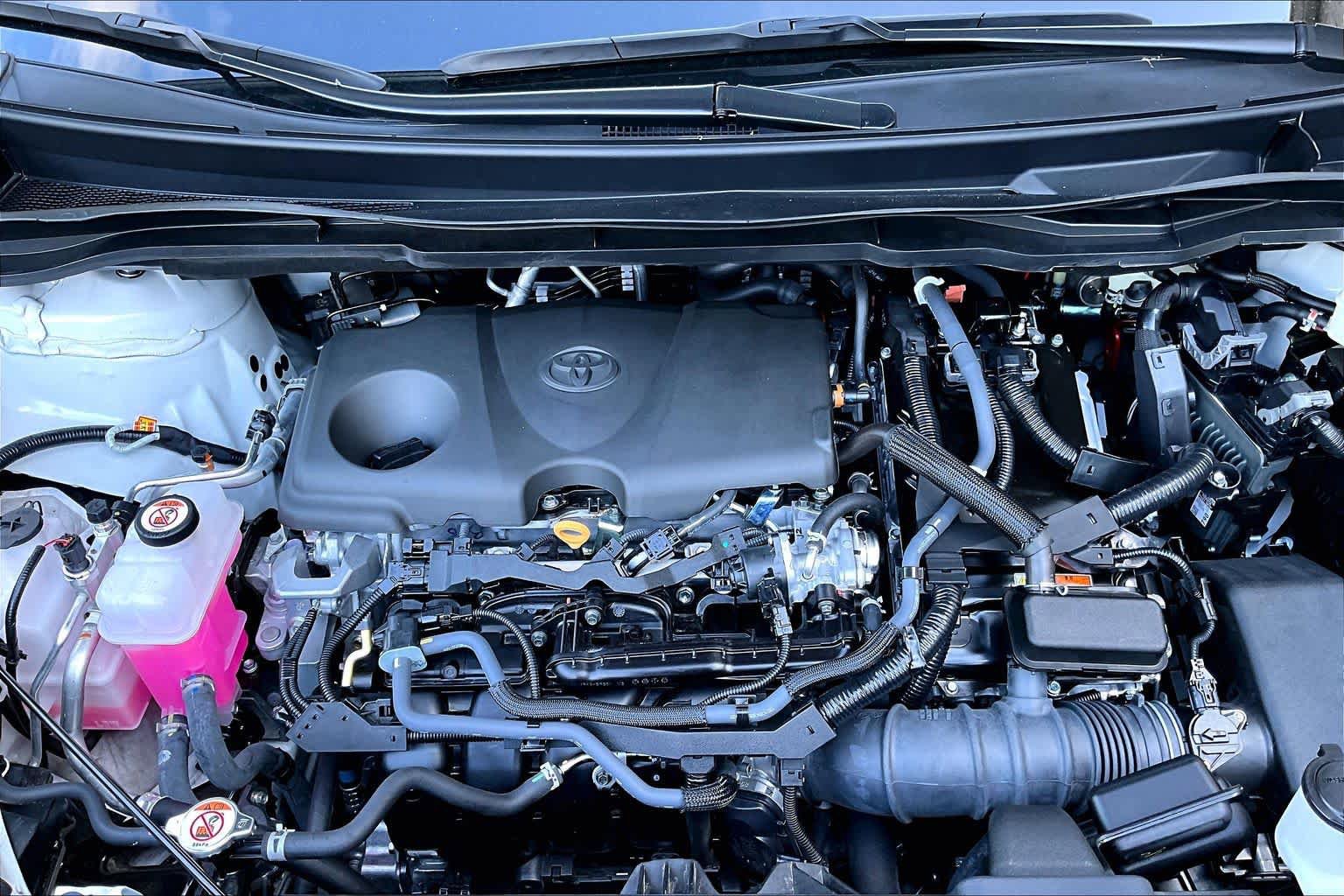 Used 2025 Toyota Sienna Platinum FWD image 32