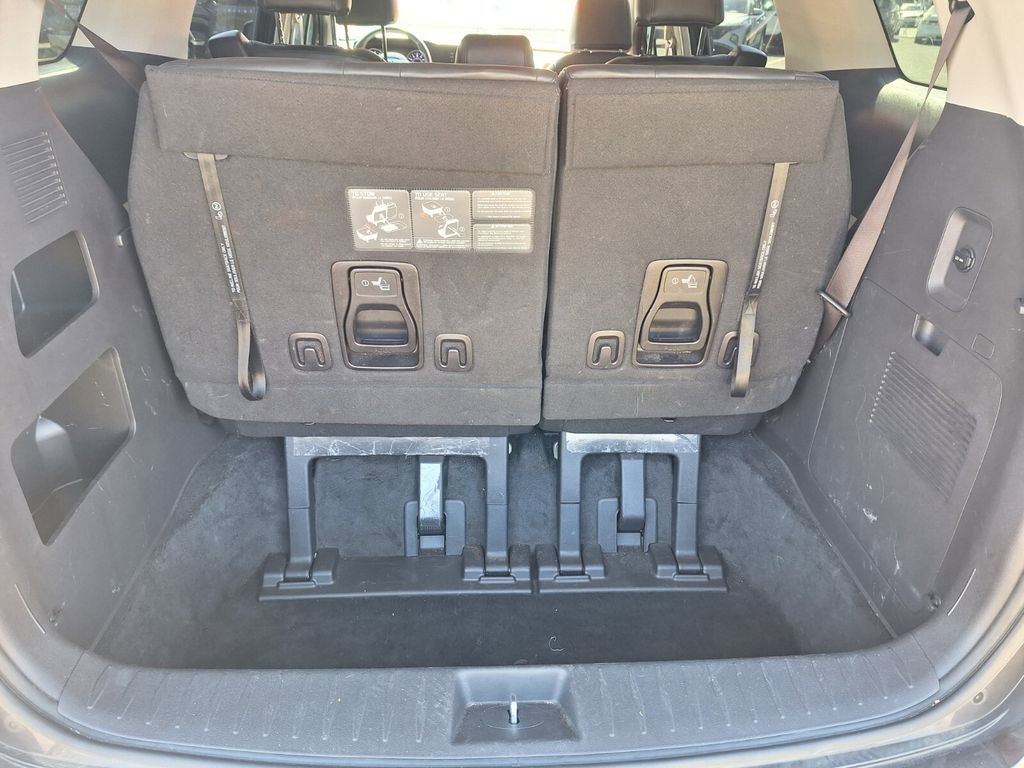 Used 2023 Kia Carnival LX image 25