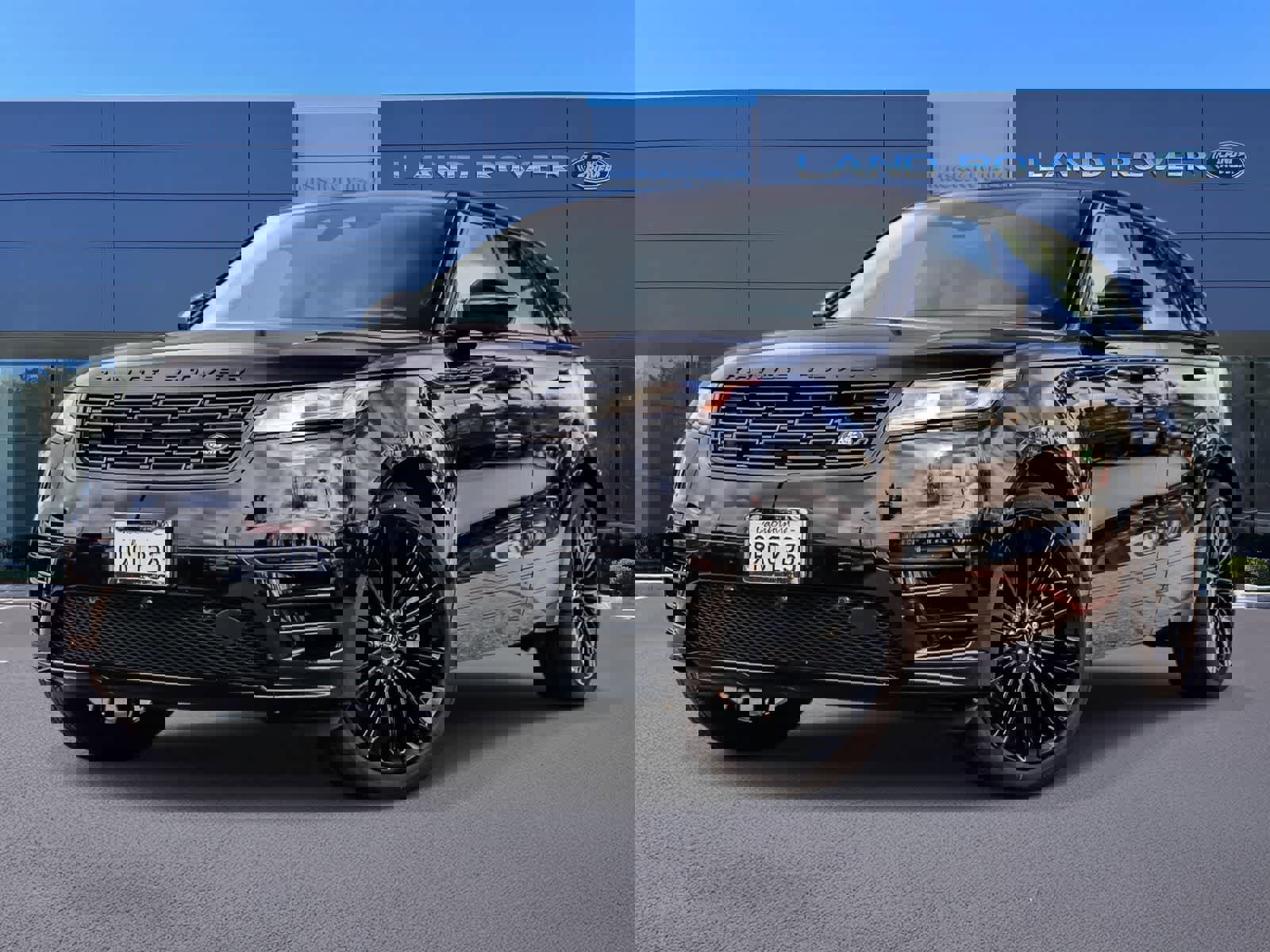 Used 2025 Land Rover Range Rover Velar Dynamic SE image 1