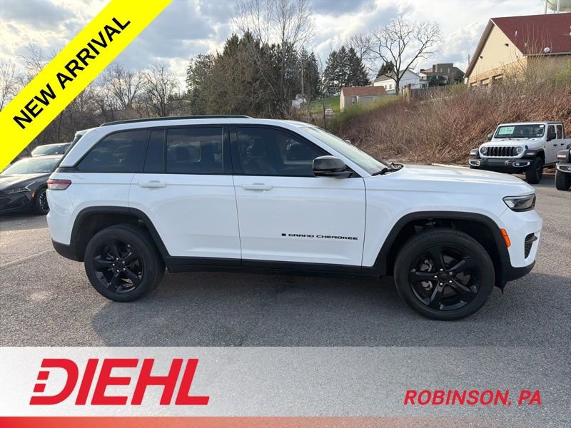 Certified 2023 Jeep Grand Cherokee Altitude image 5