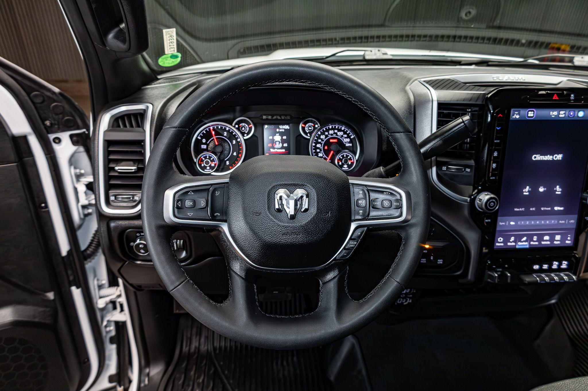Used 2025 RAM 3500 Big Horn image 16