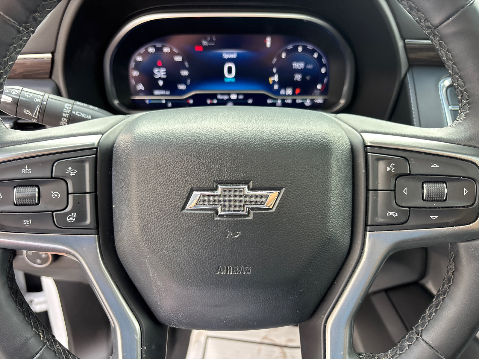 Used 2023 Chevrolet Tahoe Z71 w/ Luxury Package AWD/4WD image 16