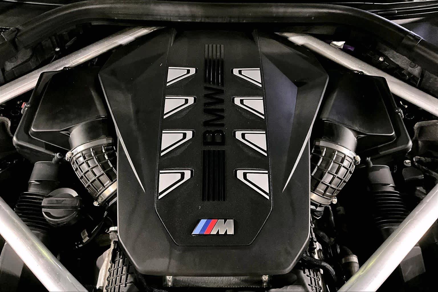 Certified 2025 BMW X7 M60i AWD/4WD image 30