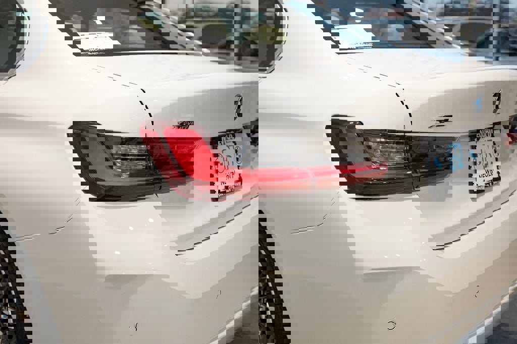 Used 2026 BMW 330i xDrive Sedan w/ Convenience Package image 9