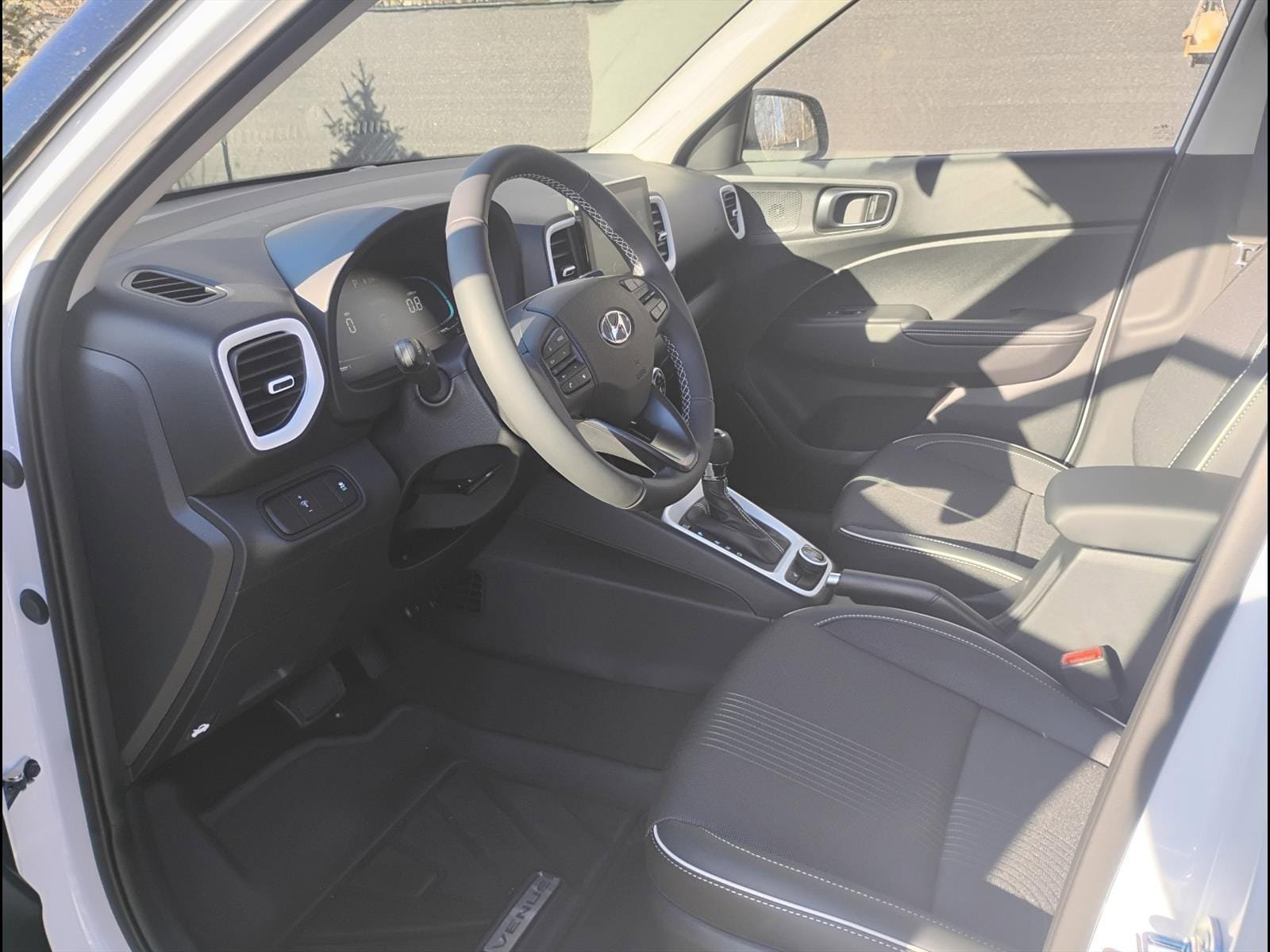 New 2026 Hyundai Venue SEL FWD image 17