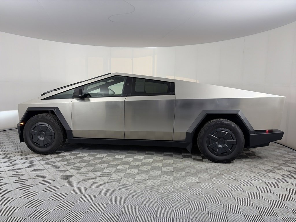 Used 2025 Tesla Cybertruck AWD Crew Cab image 4