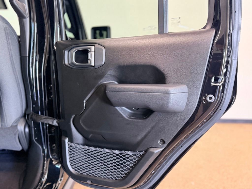 Used 2024 Jeep Wrangler Unlimited Sport AWD/4WD image 19