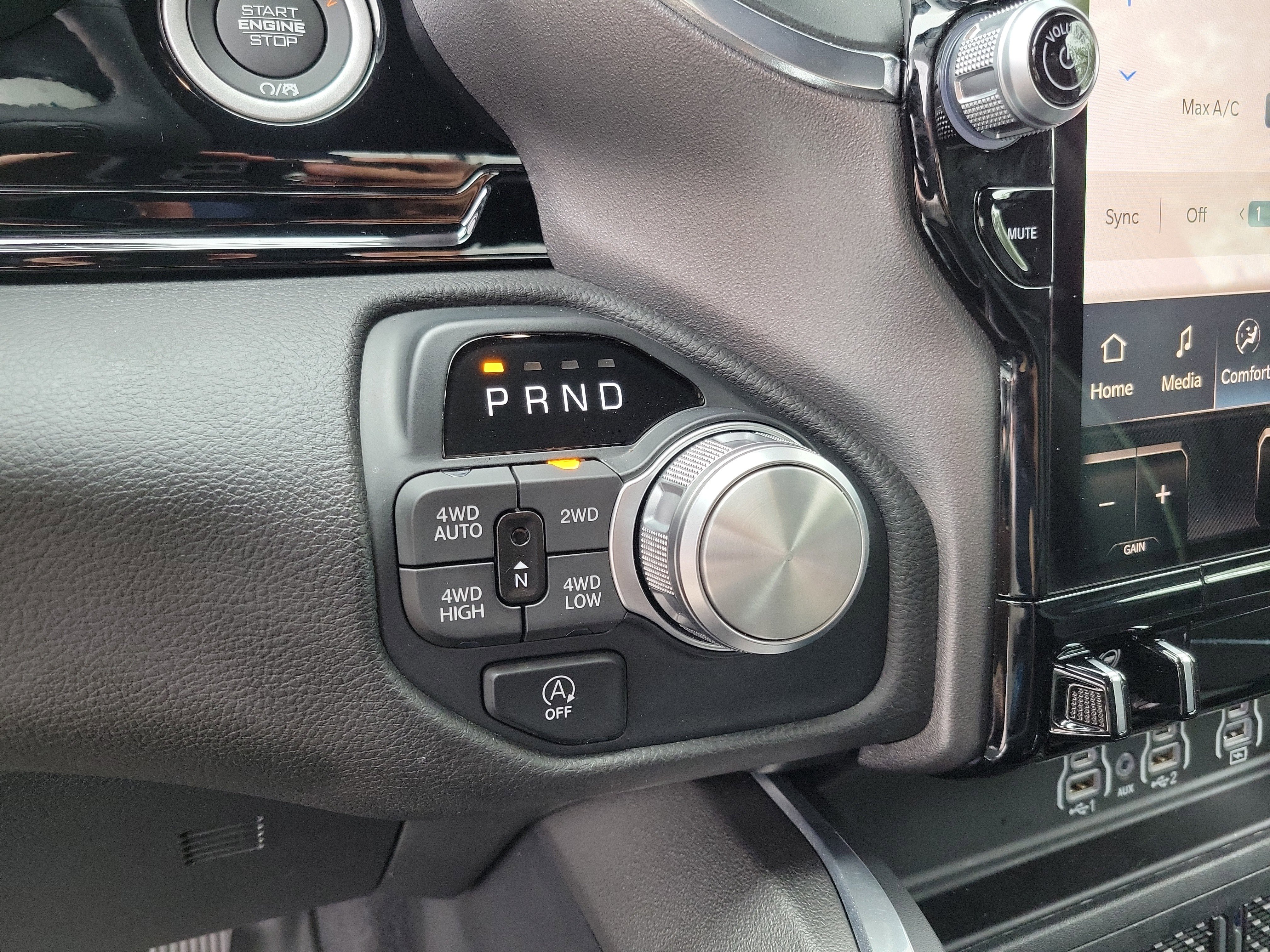 Used 2025 RAM 1500 Laramie image 17