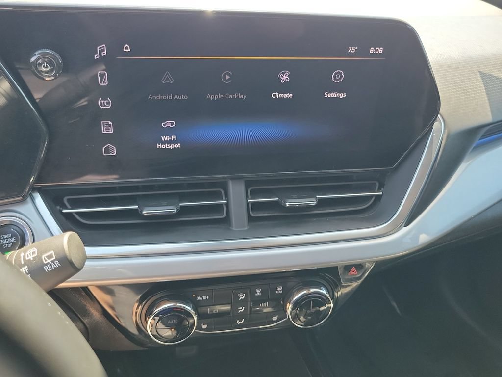 Used 2024 Chevrolet Trax LT w/ Driver Confidence Package FWD image 13