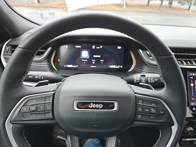 Used 2024 Jeep Grand Cherokee Altitude image 22