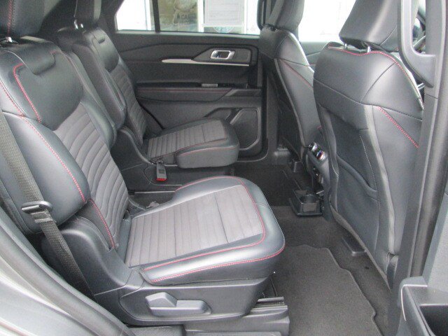 Used 2025 Ford Explorer ST-Line AWD/4WD image 13