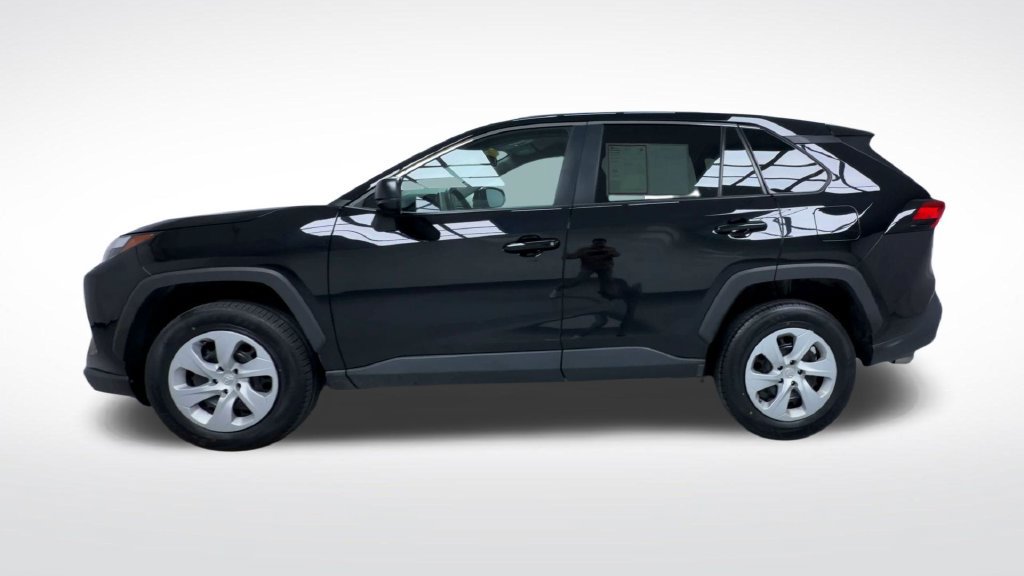 Certified 2024 Toyota RAV4 LE AWD/4WD image 6