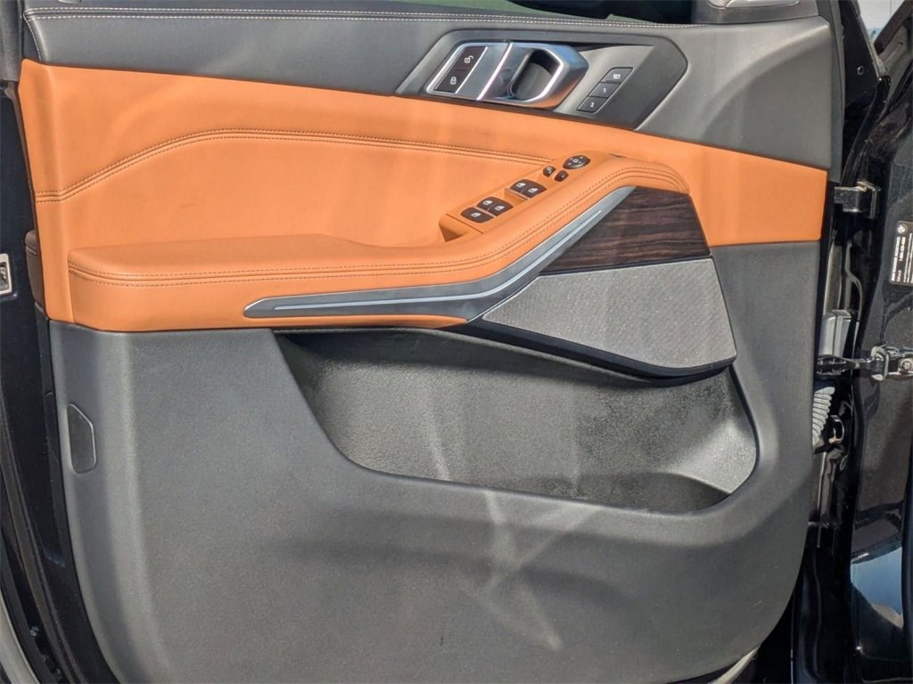 Used 2024 BMW X5 xDrive40i w/ Premium Package image 16