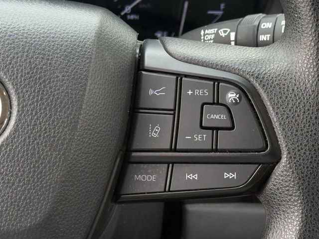 Used 2023 Toyota Sienna LE FWD image 14