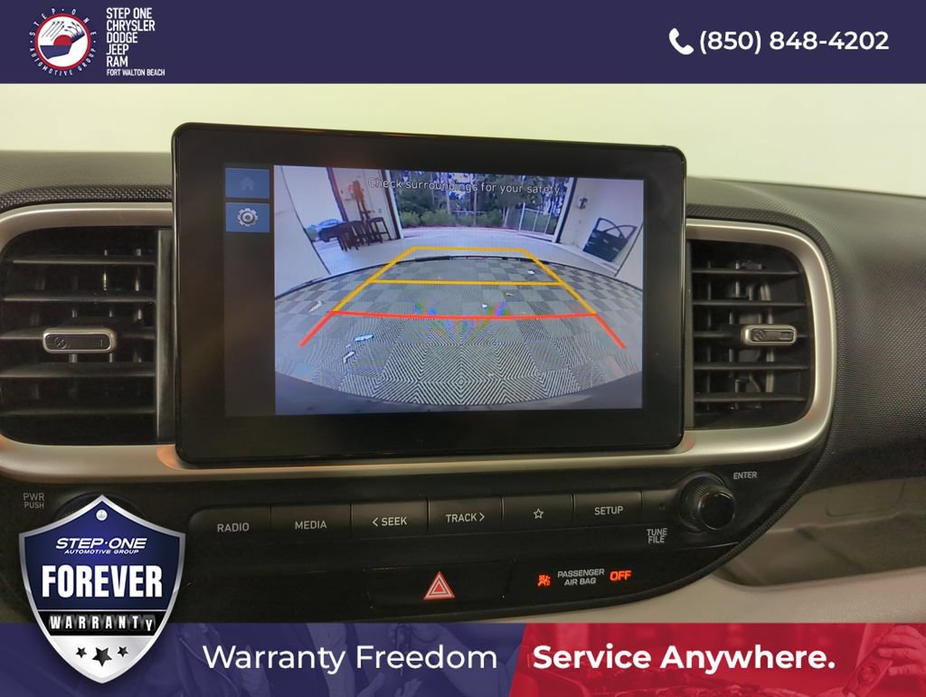 Used 2023 Hyundai Venue SEL FWD image 25