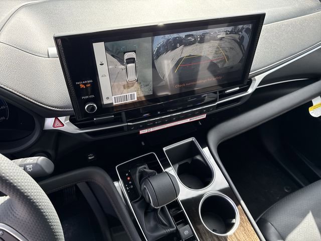 New 2026 Toyota Sienna Platinum image 18