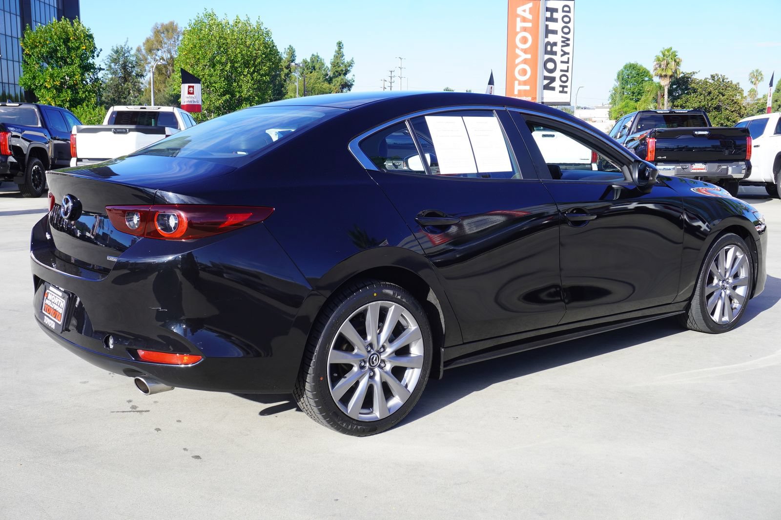 Used 2025 MAZDA MAZDA3 s FWD image 7