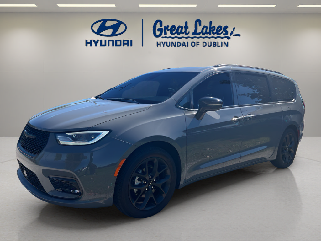 Used 2025 Chrysler Pacifica Limited FWD image 1