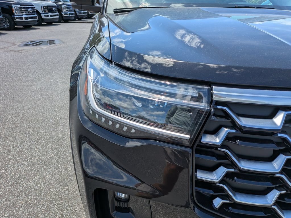 Used 2026 Ford Explorer Platinum RWD image 11
