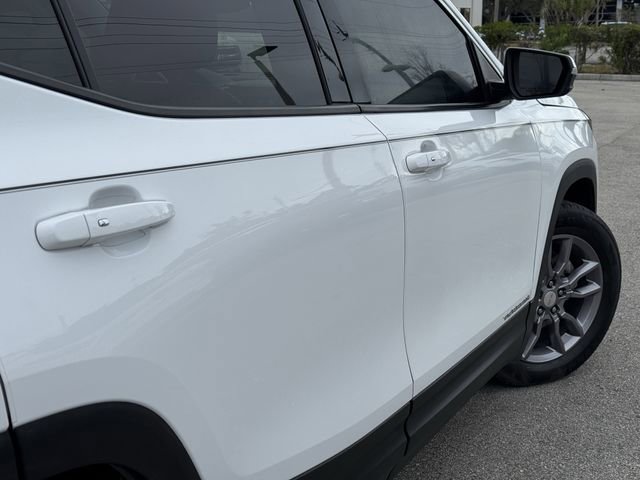 Used 2023 GMC Terrain SLT image 8