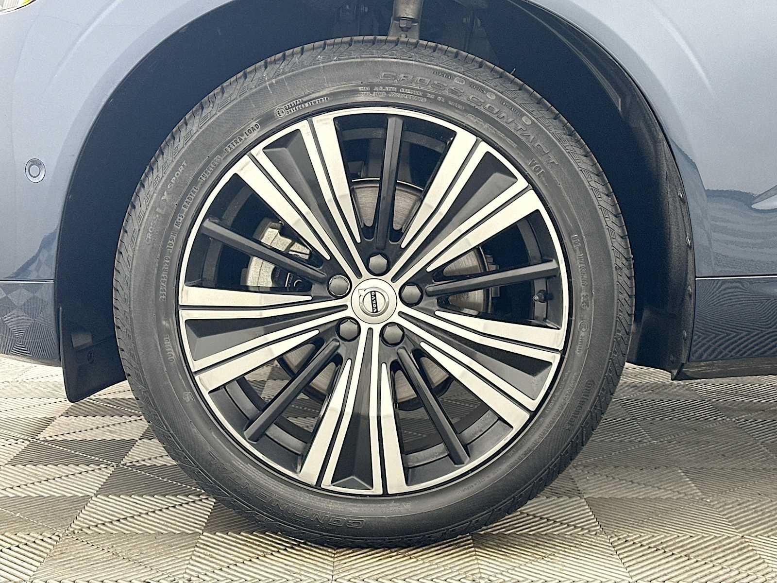 Used 2023 Volvo XC60 B5 Plus w/ Protection Package Premier FWD image 29