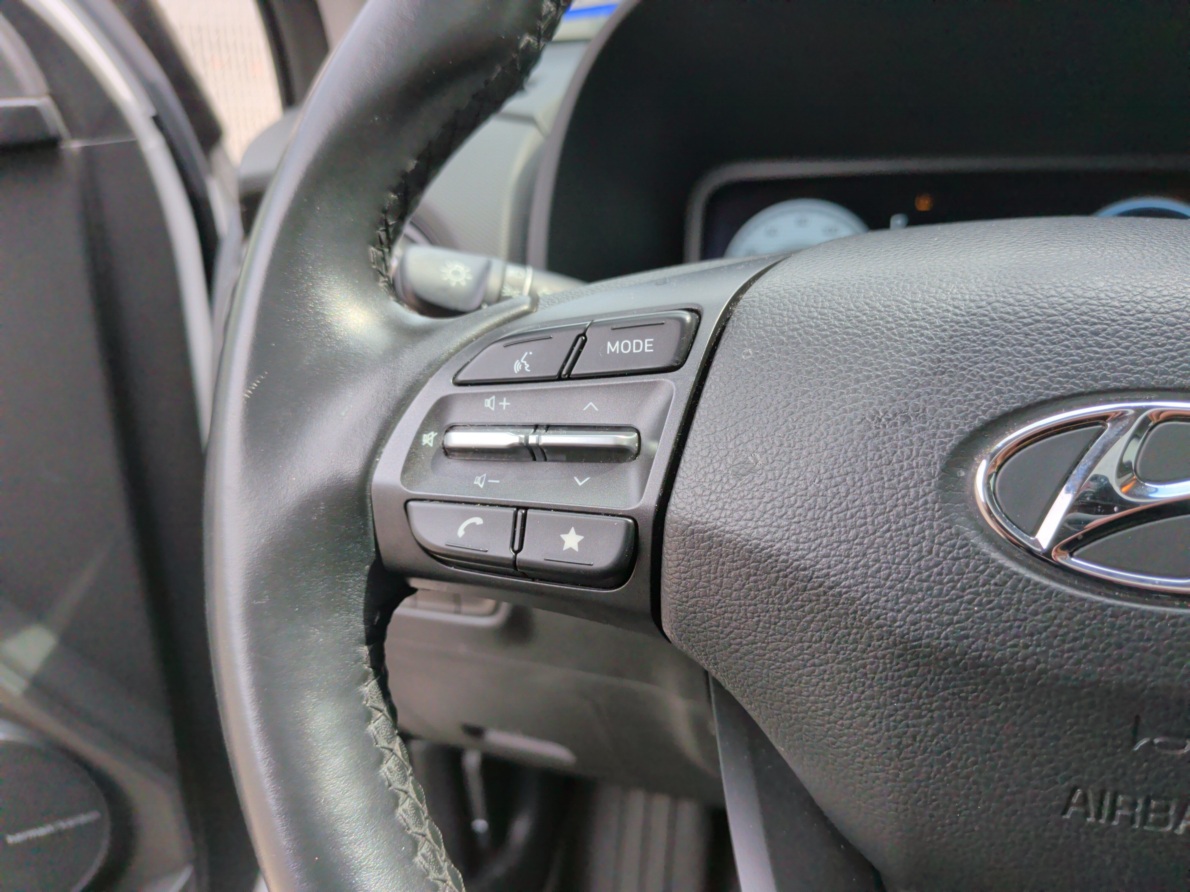 Used 2022 Hyundai Kona Limited FWD image 15