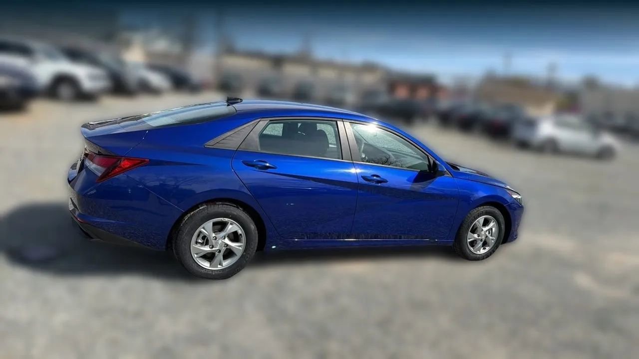 Used 2023 Hyundai Elantra SE FWD image 13