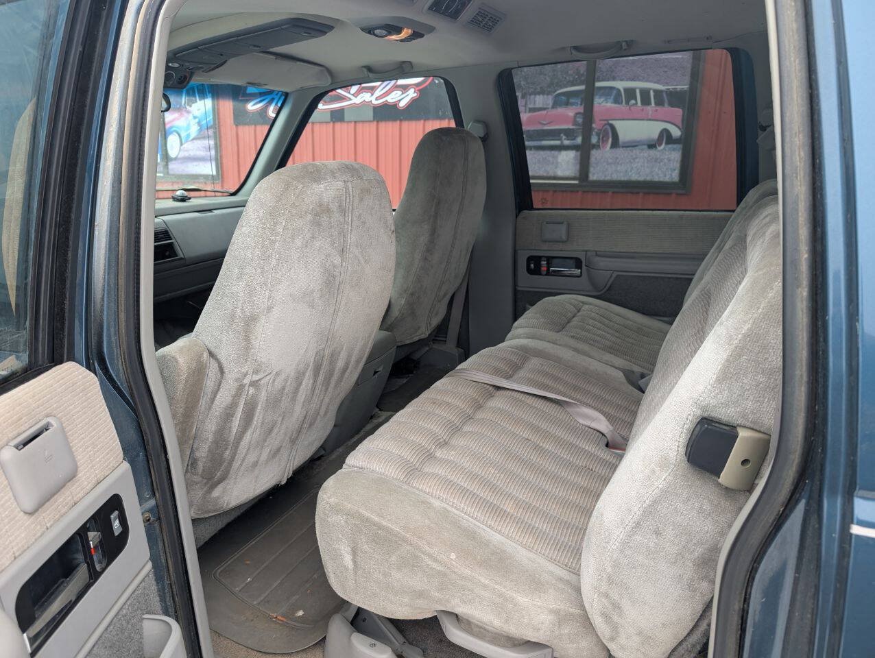 Used 1994 GMC Suburban 2500 AWD/4WD image 9
