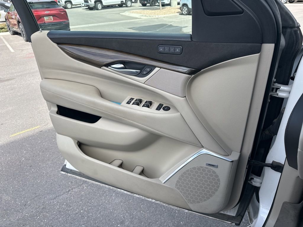 Used 2019 Cadillac Escalade ESV Premium Luxury AWD/4WD image 23