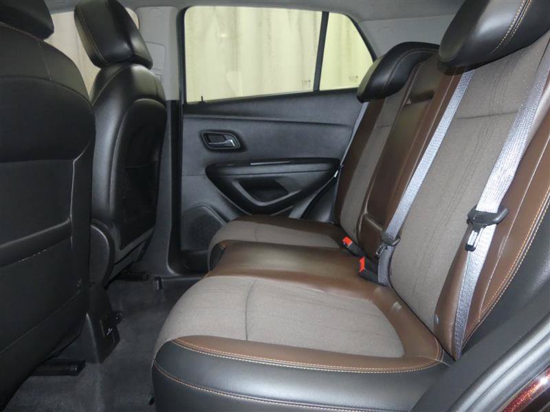 Used 2016 Chevrolet Trax LT w/ LT Sun and Sound Package AWD/4WD image 20