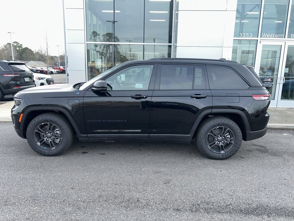 New 2024 Jeep Grand Cherokee Trailhawk w/ Luxury Tech Group III AWD/4WD image 3