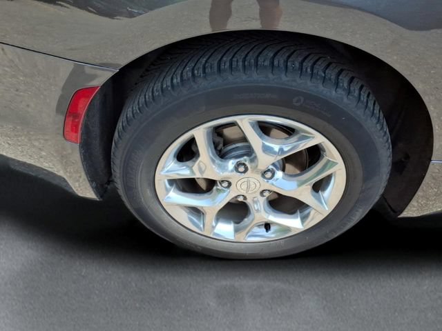 Used 2019 Chrysler Pacifica Limited FWD image 9