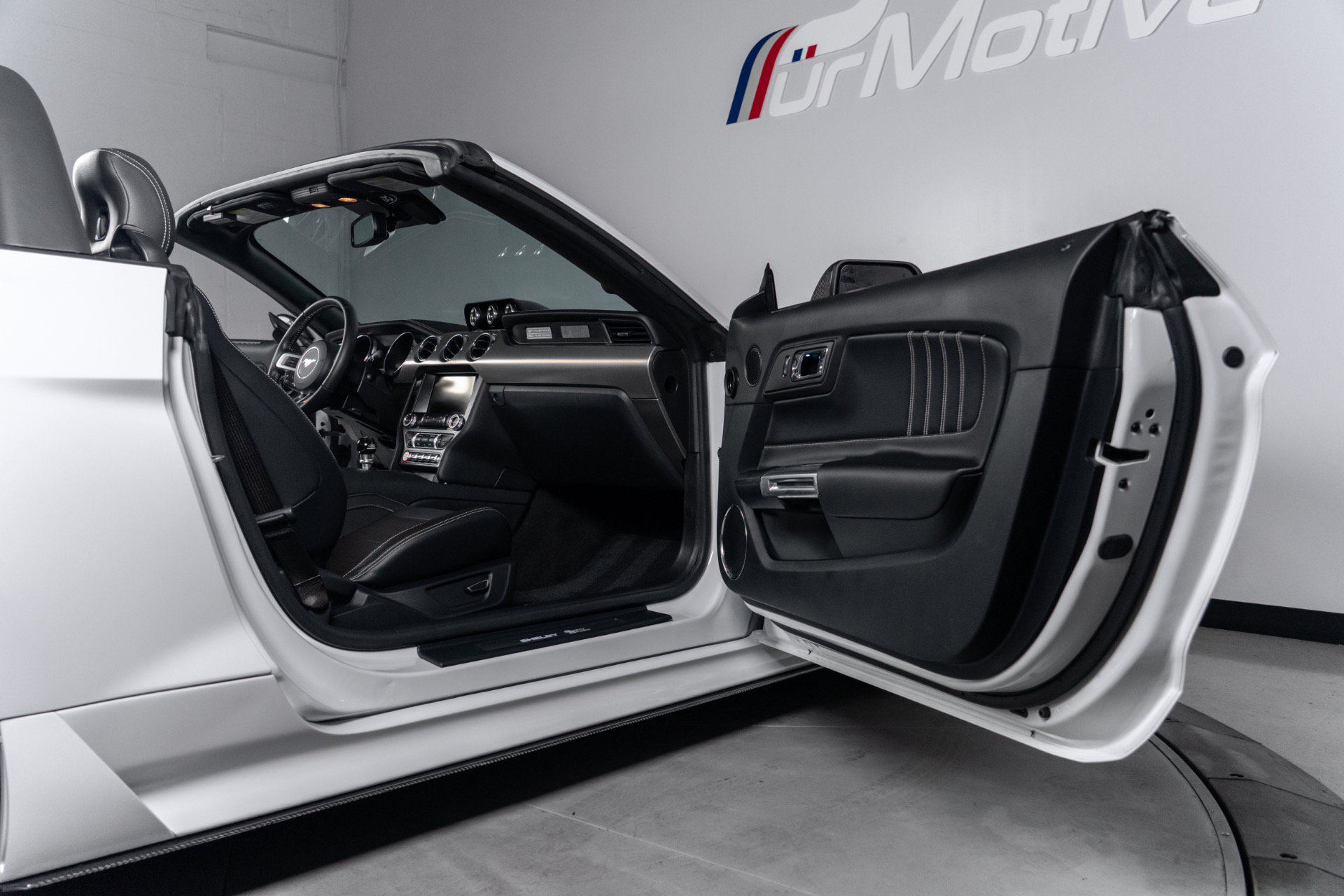 Used 2015 Ford Mustang GT Premium w/ Equipment Group 401A RWD image 30