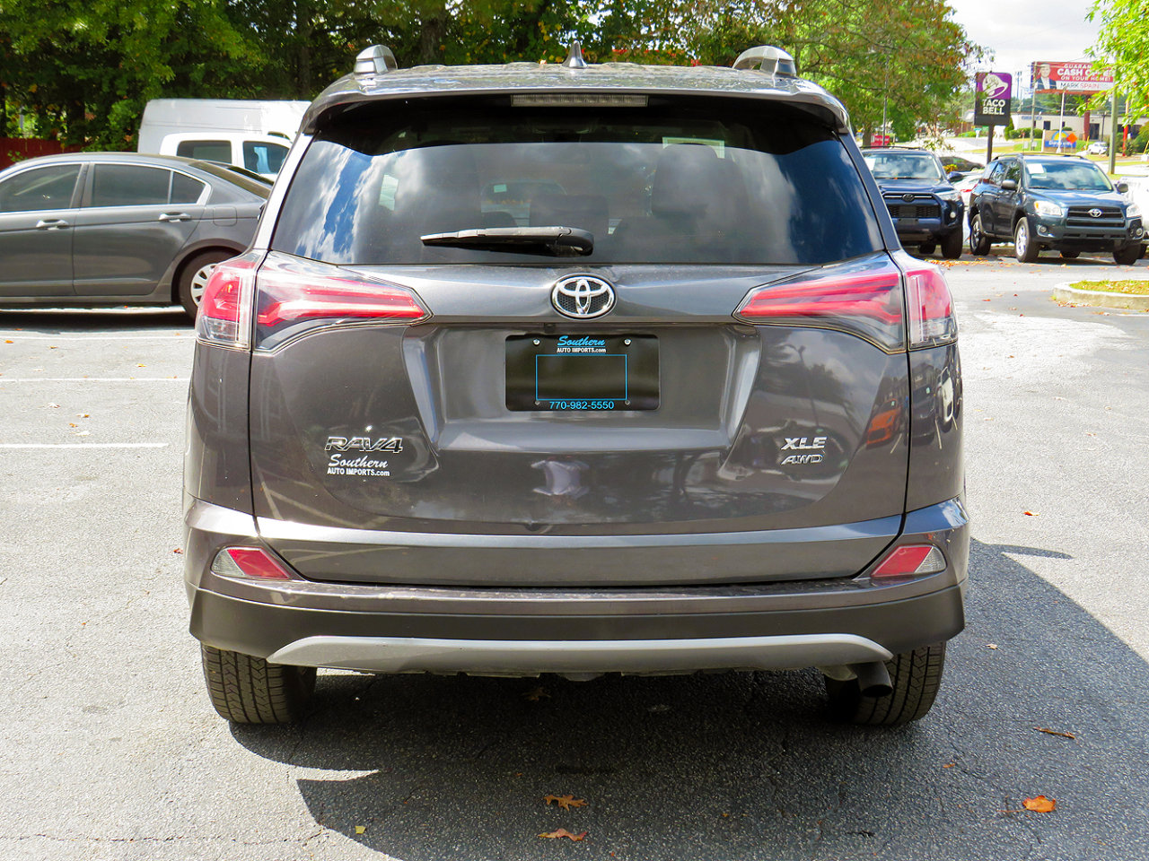 Used 2018 Toyota RAV4 XLE image 8