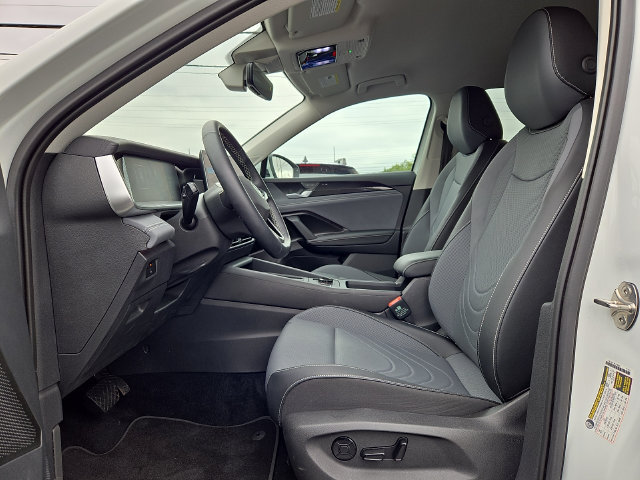 Certified 2025 Volkswagen Tiguan SE AWD/4WD image 13