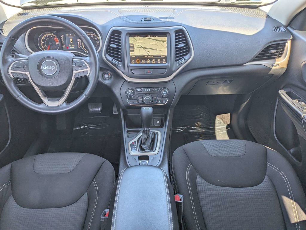 Used 2016 Jeep Cherokee Latitude w/ Comfort/Convenience Group image 15