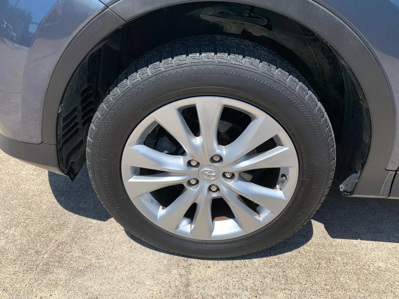 Used 2013 Toyota RAV4 Limited AWD/4WD image 22