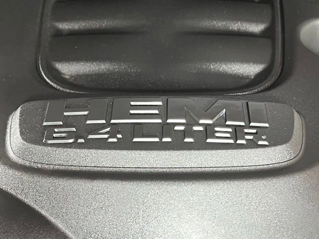Used 2024 RAM 2500 Big Horn w/ Sport Appearance Package image 10