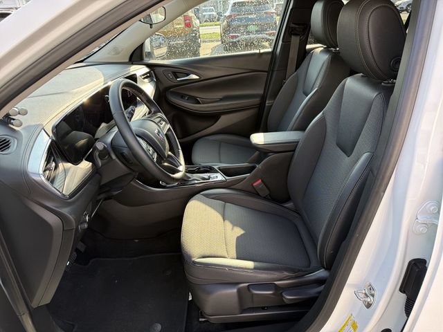 Used 2025 Buick Encore GX Preferred AWD/4WD image 13