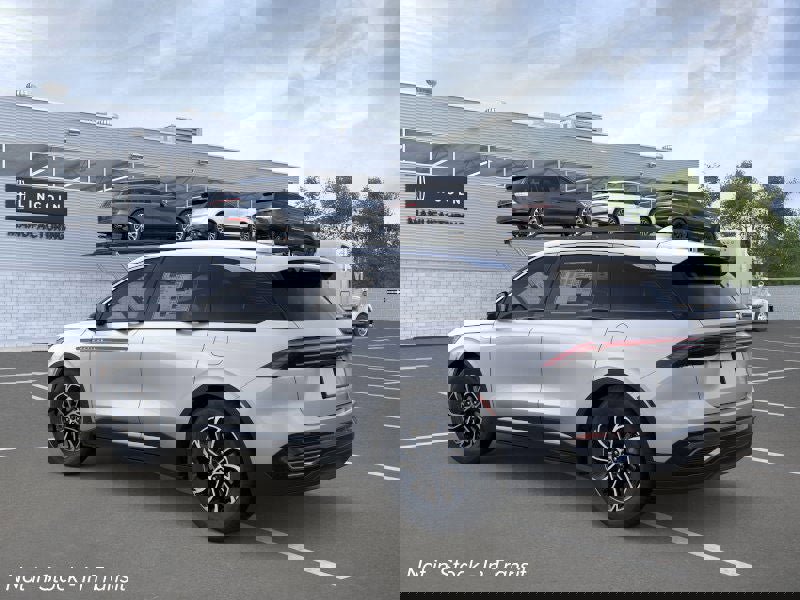 New 2026 Lincoln Nautilus Premier image 4