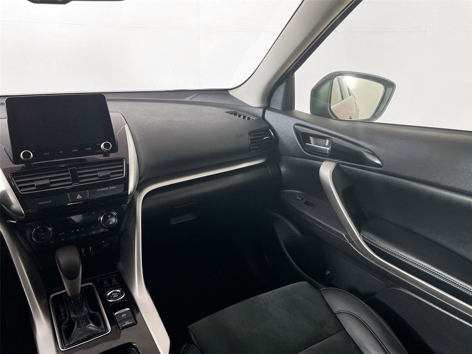 Used 2024 Mitsubishi Eclipse Cross SE image 30