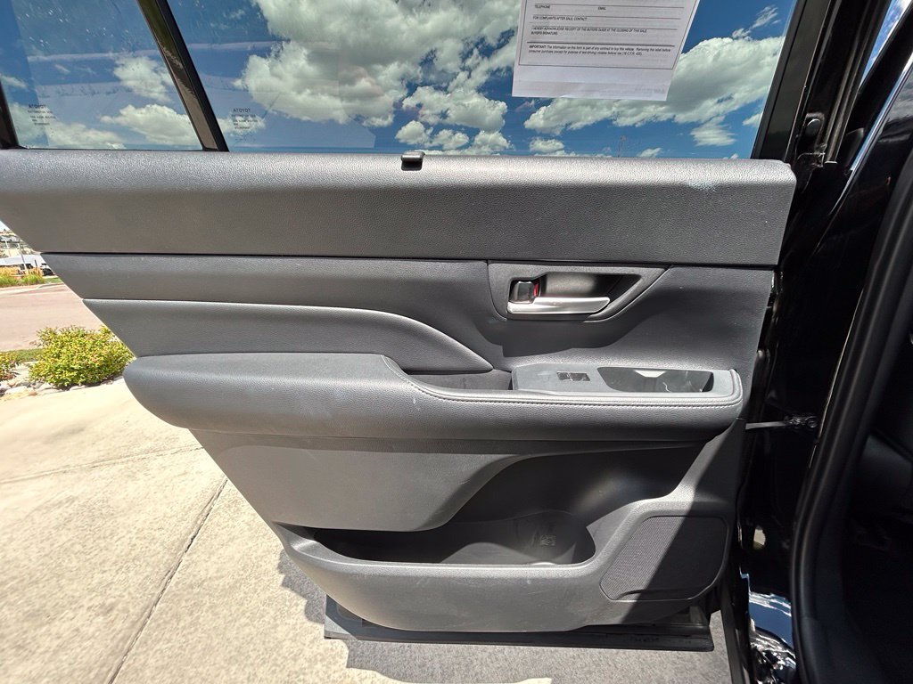 Used 2025 Toyota Grand Highlander AWD image 26