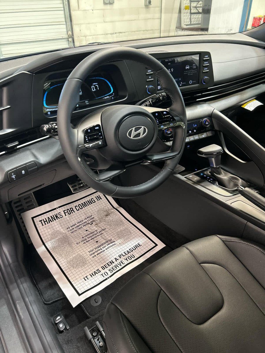 New 2026 Hyundai Elantra SEL Sport FWD image 25