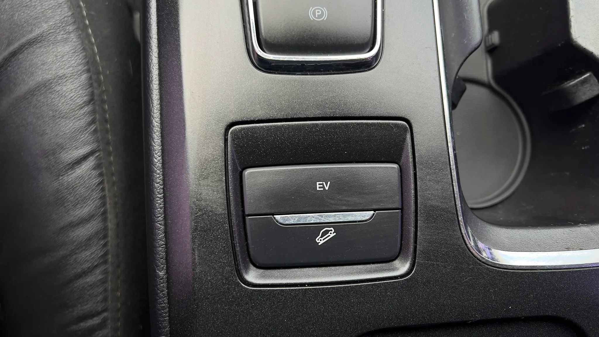 Used 2017 Ford Fusion Energi SE FWD image 24