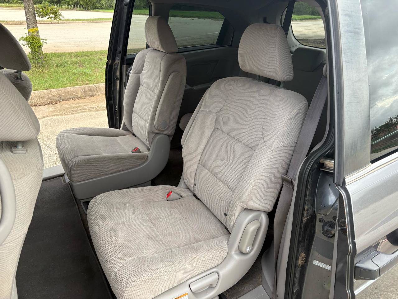 Used 2011 Honda Odyssey LX image 29