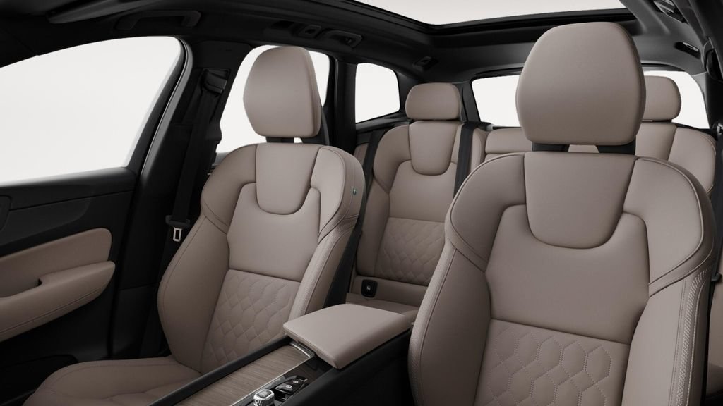 New 2027 Volvo XC60 B5 Core AWD/4WD image 7