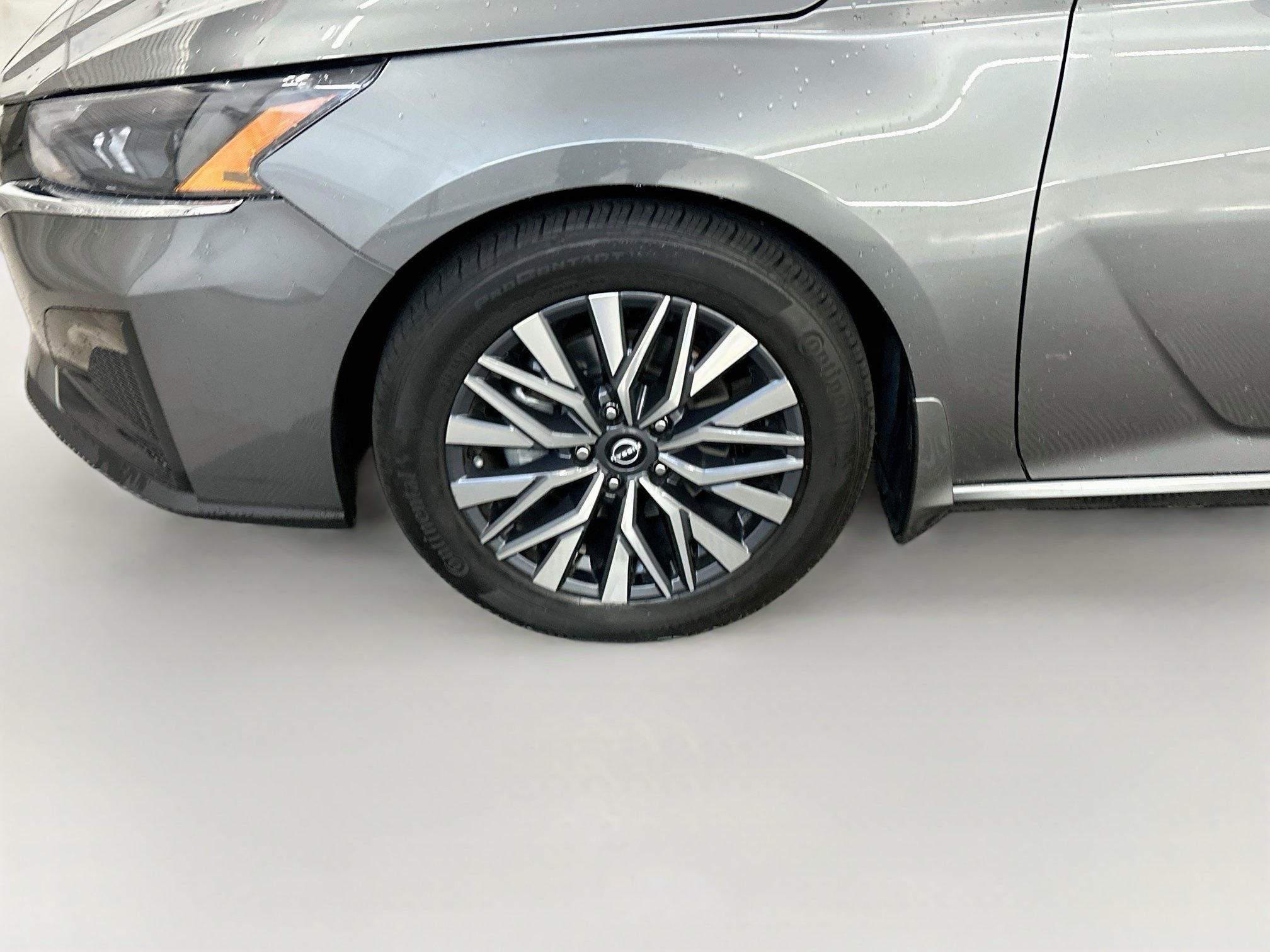 Used 2023 Nissan Altima 2.5 SV FWD image 11